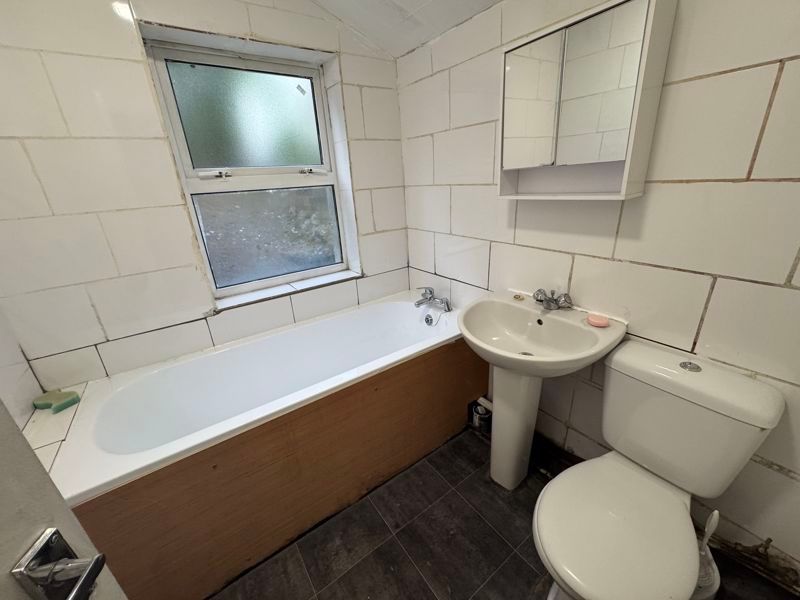 Property photo 3 of 5 Photo 5