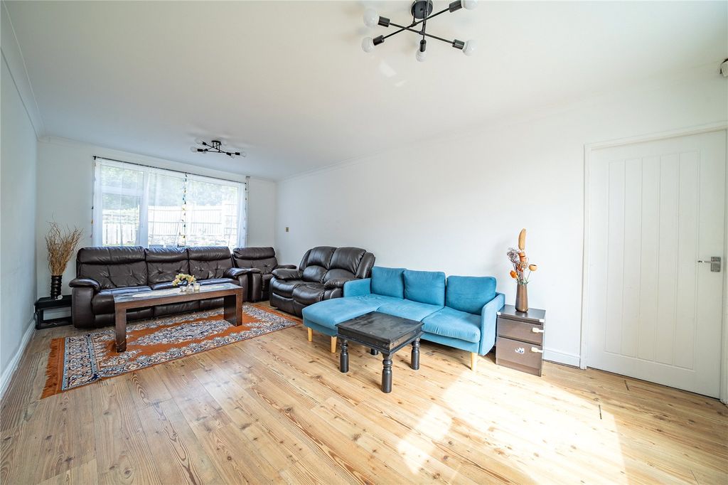 Property photo 3 of 17 Picture No. 27