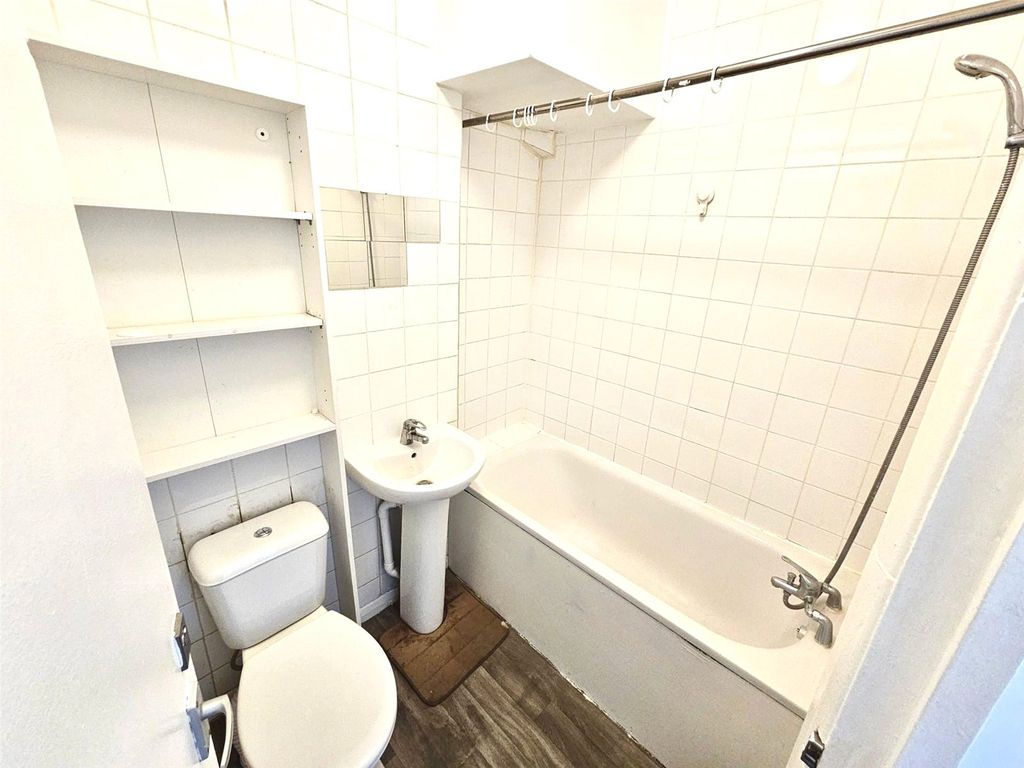Property photo 3 of 5 Picture No. 01