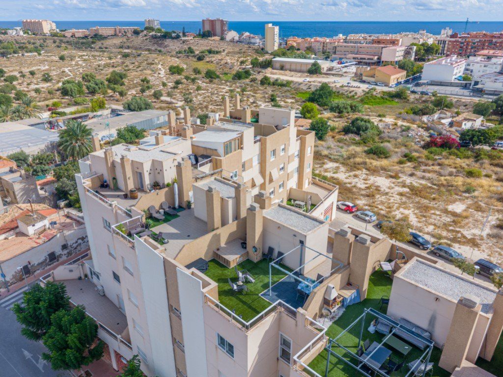 Property photo 1 of 34 Exclusive Penthouse With Large Private Solarium, Sea Views, 2 Garages And 2 Storage Rooms In El Campello