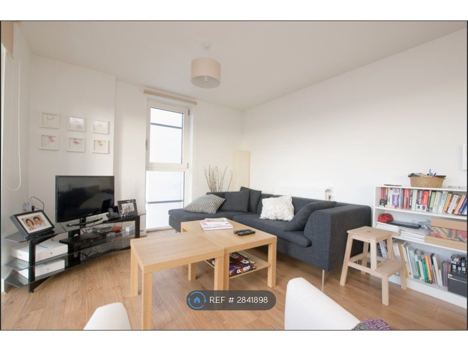 Property photo 3 of 19 Living Room