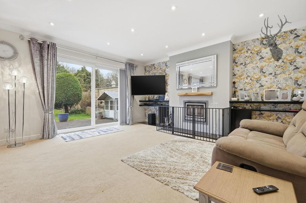 Property photo 2 of 26