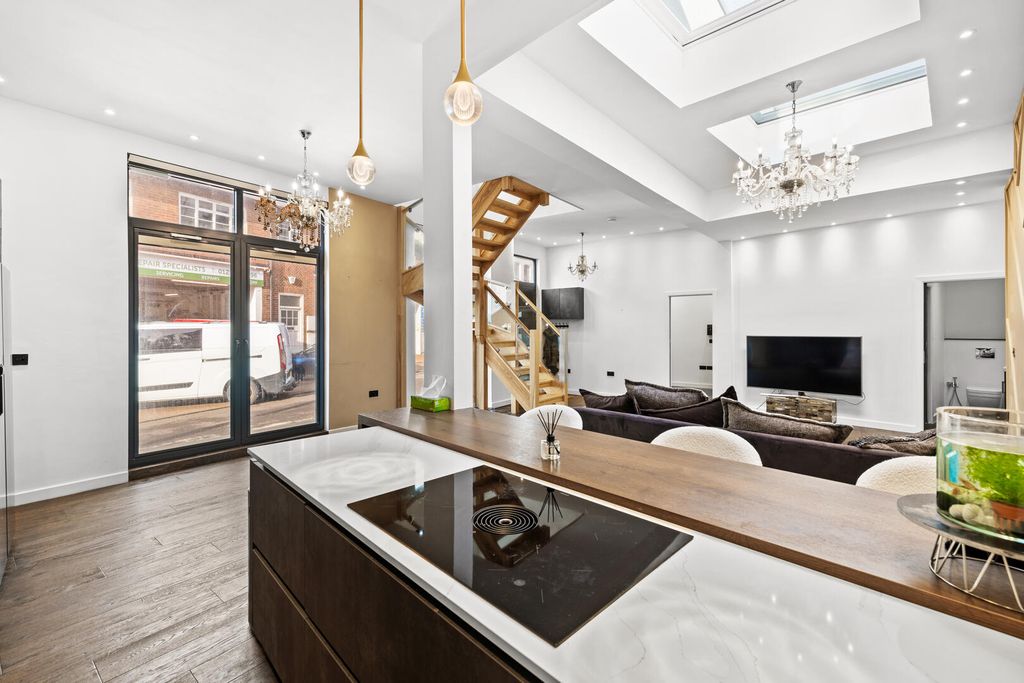 Property photo 3 of 20 Living Room