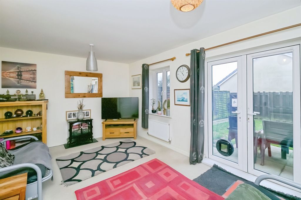 Property photo 3 of 19