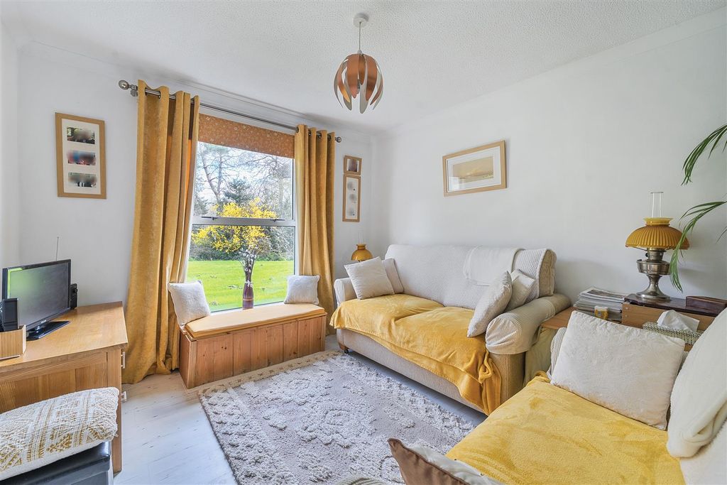 Property photo 2 of 16 1424265-9-69B1501641F7F.Jpg