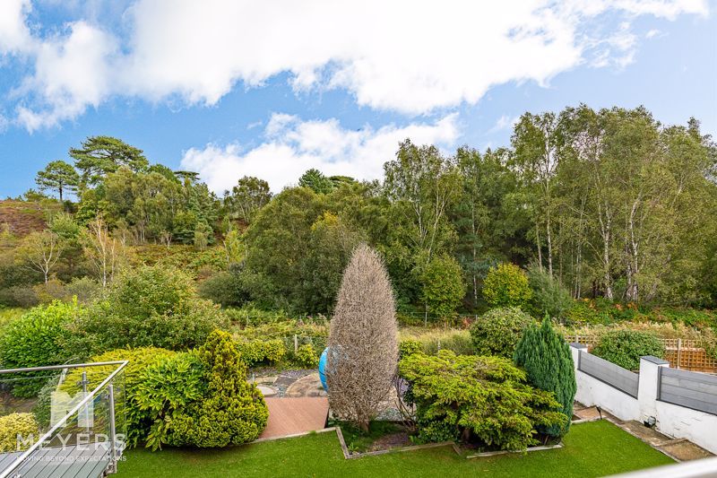 Property photo 2 of 17 Garden