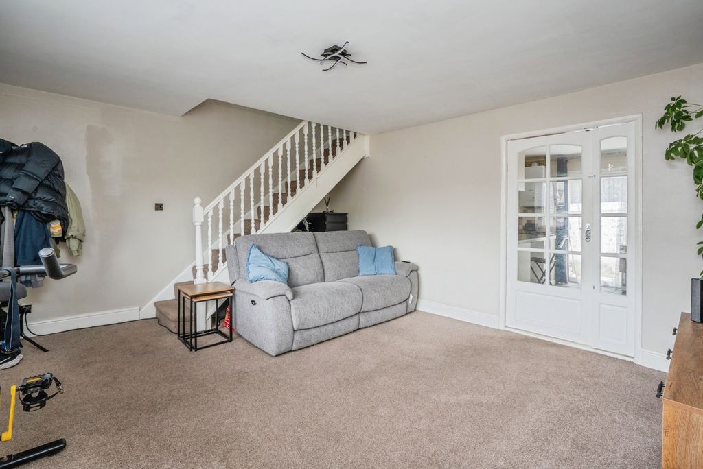 Property photo 3 of 20 Pbox-Img.Jpg