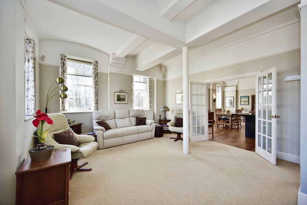Property photo 1 of 19 Photography
