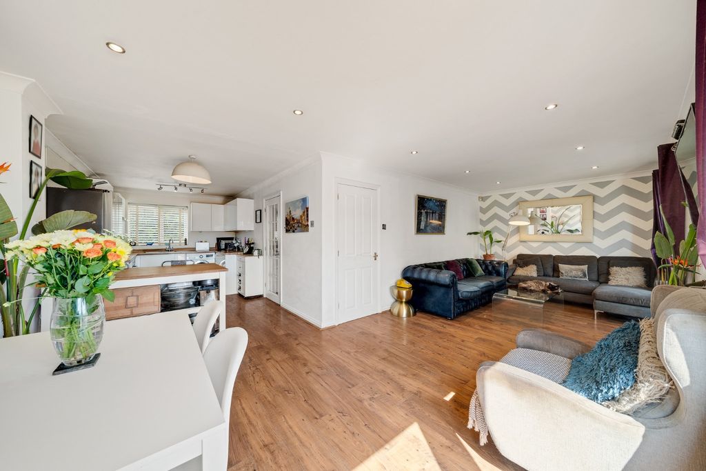 Property photo 2 of 29 5276654