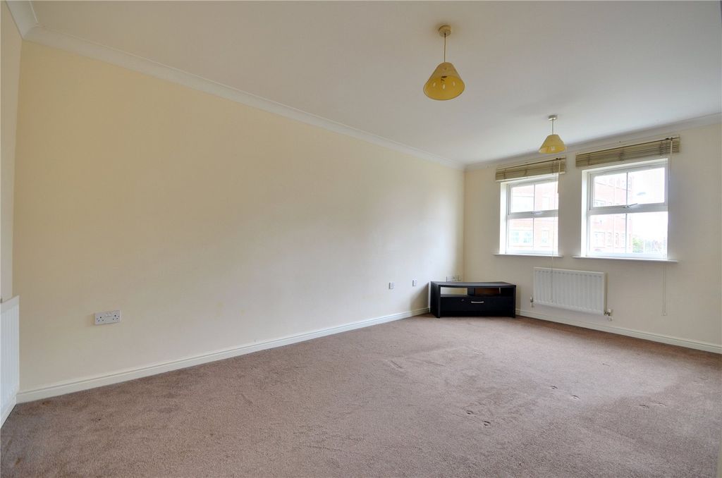 Property photo 3 of 7 Picture No. 14