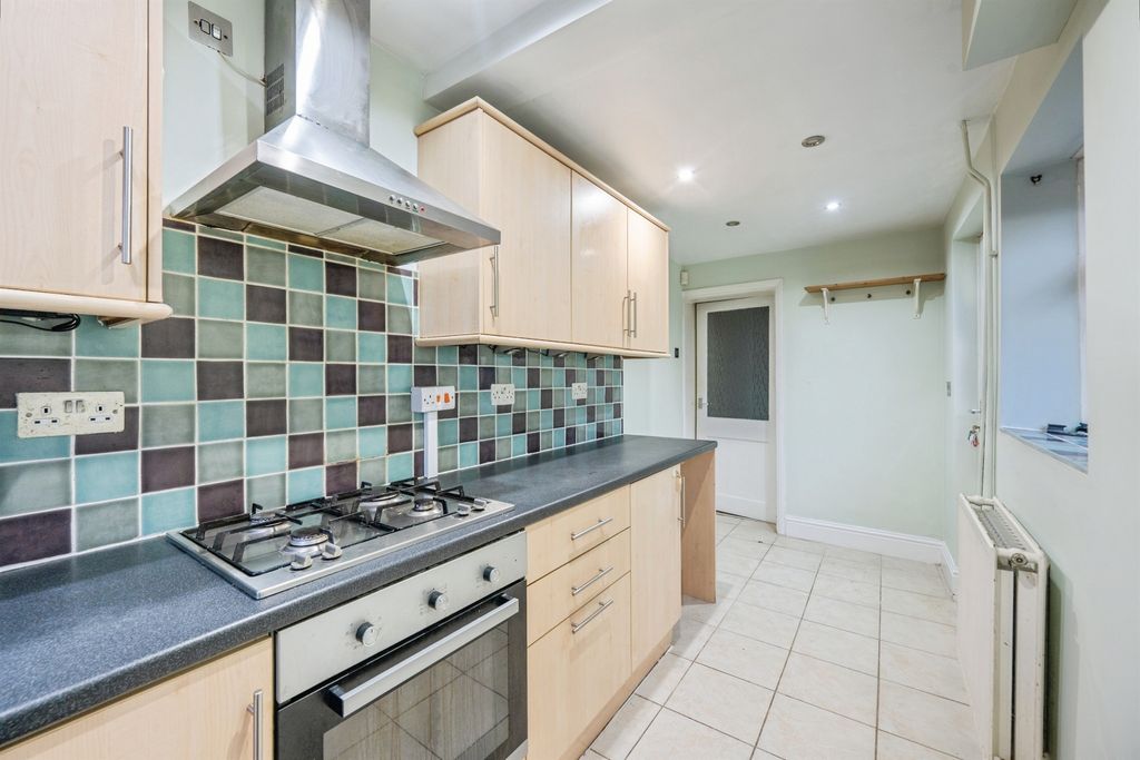 Property photo 3 of 19