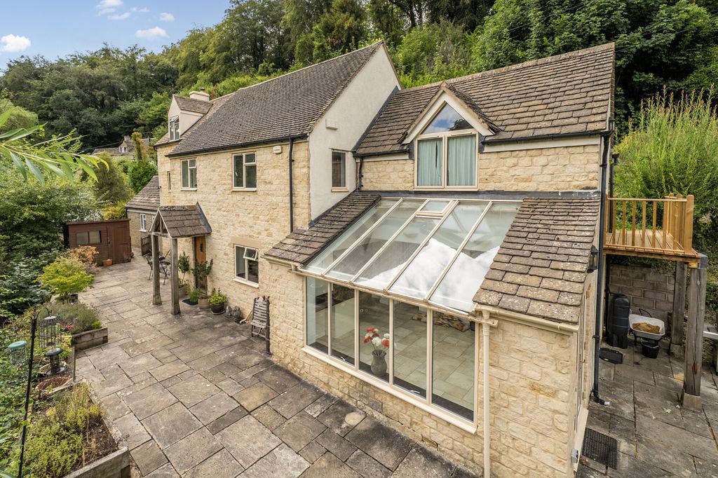Property photo 1 of 34