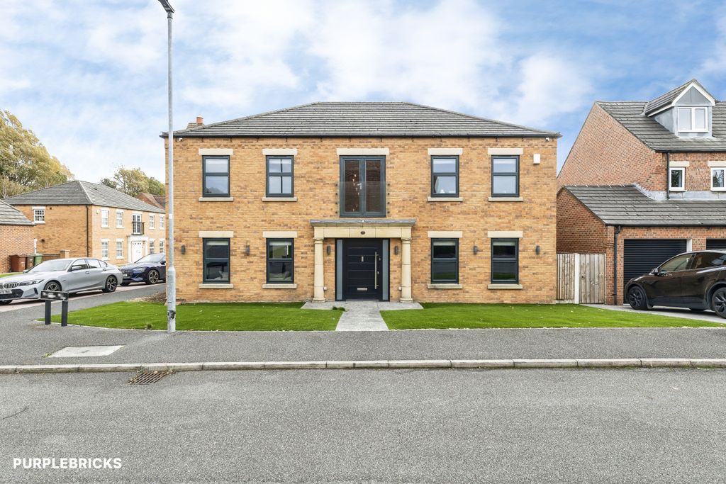 Property photo 1 of 52