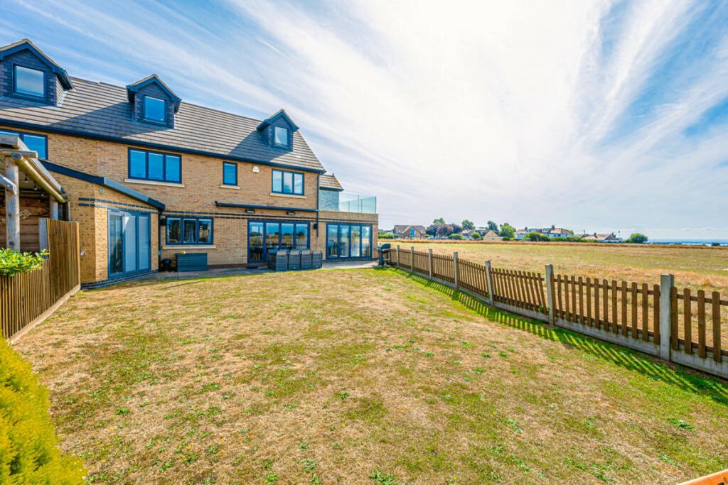 Property photo 2 of 48