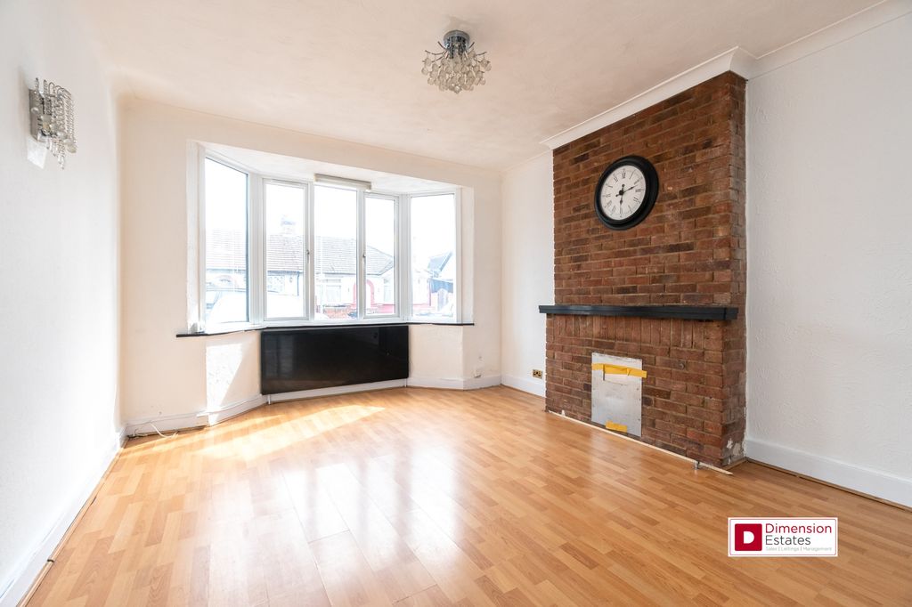Property photo 3 of 23