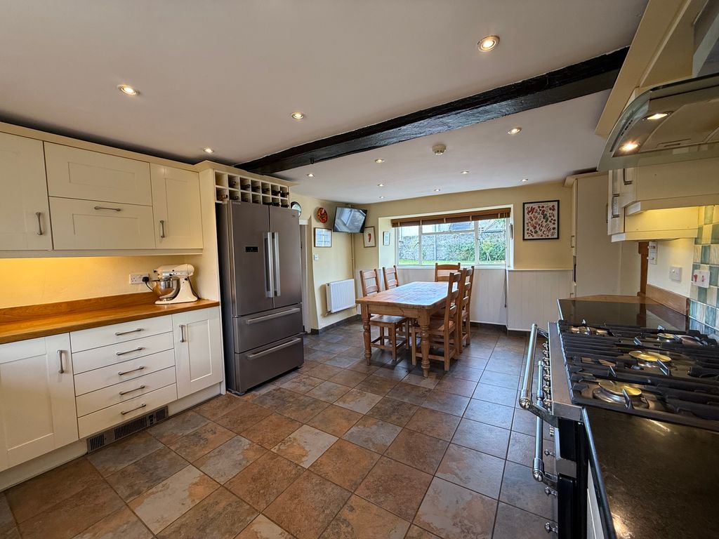 Property photo 2 of 24 Kitchen/ Breakfast Room