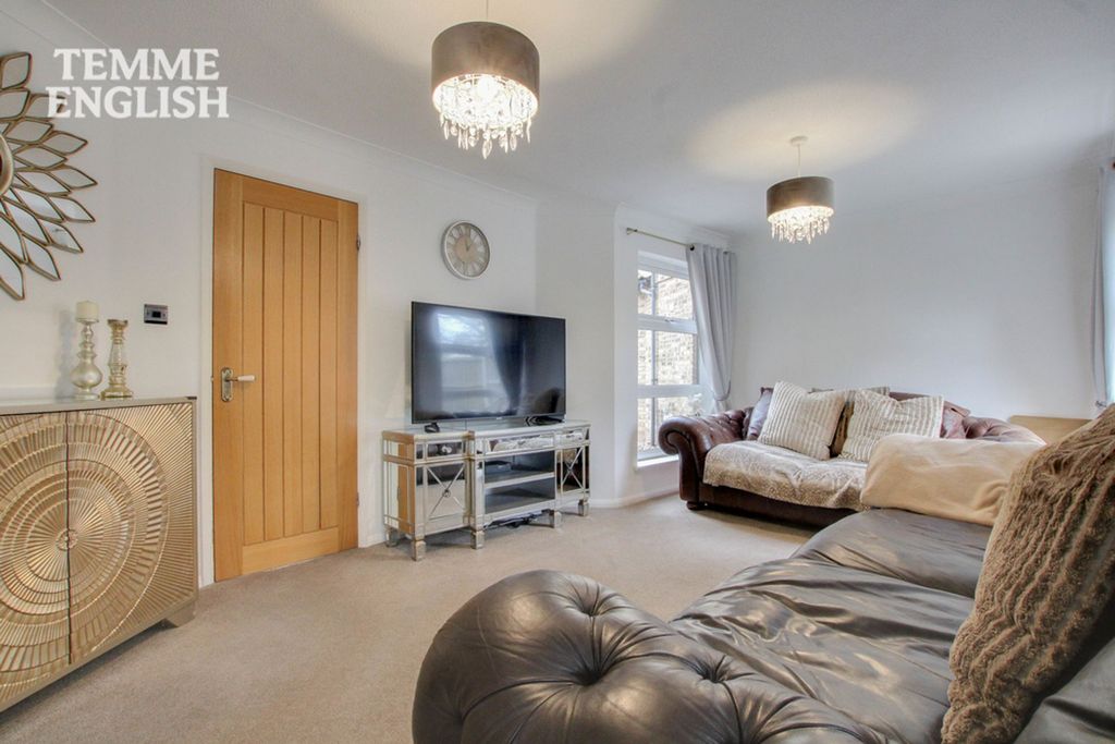 Property photo 2 of 41