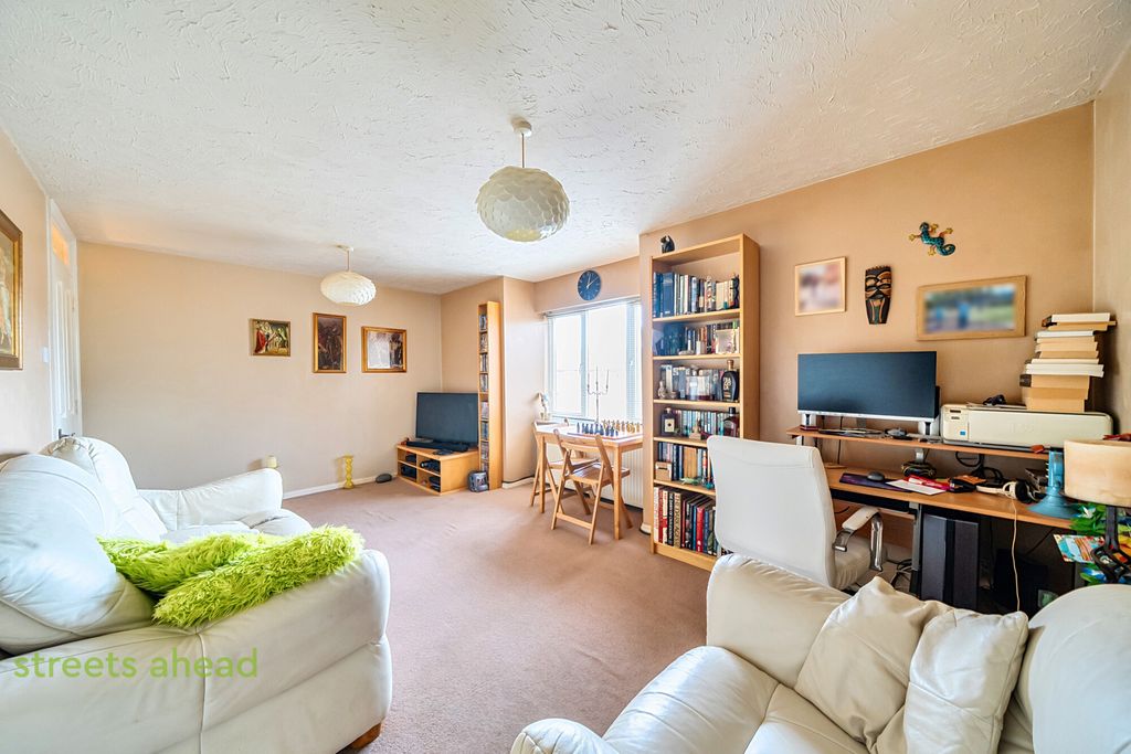 Property photo 3 of 11 5A126095-Dbc4-4ce...