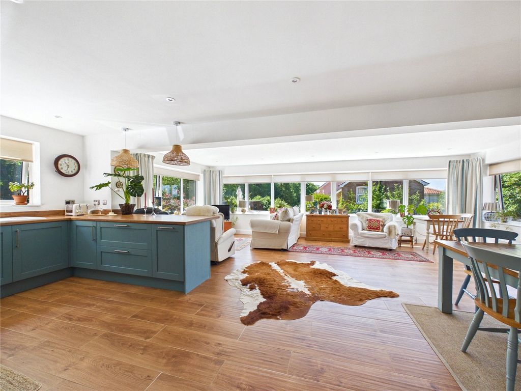 Property photo 1 of 21 Picture No. 05