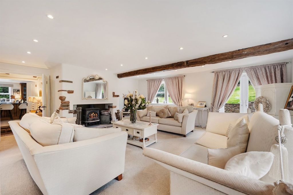 Property photo 2 of 32 Living Room