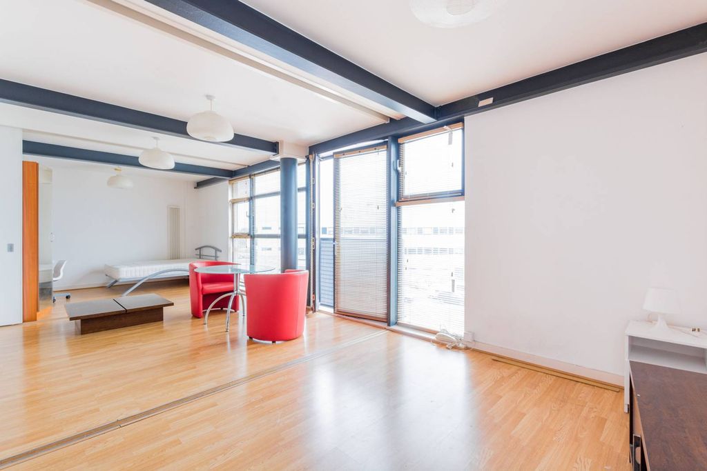 Property photo 1 of 4