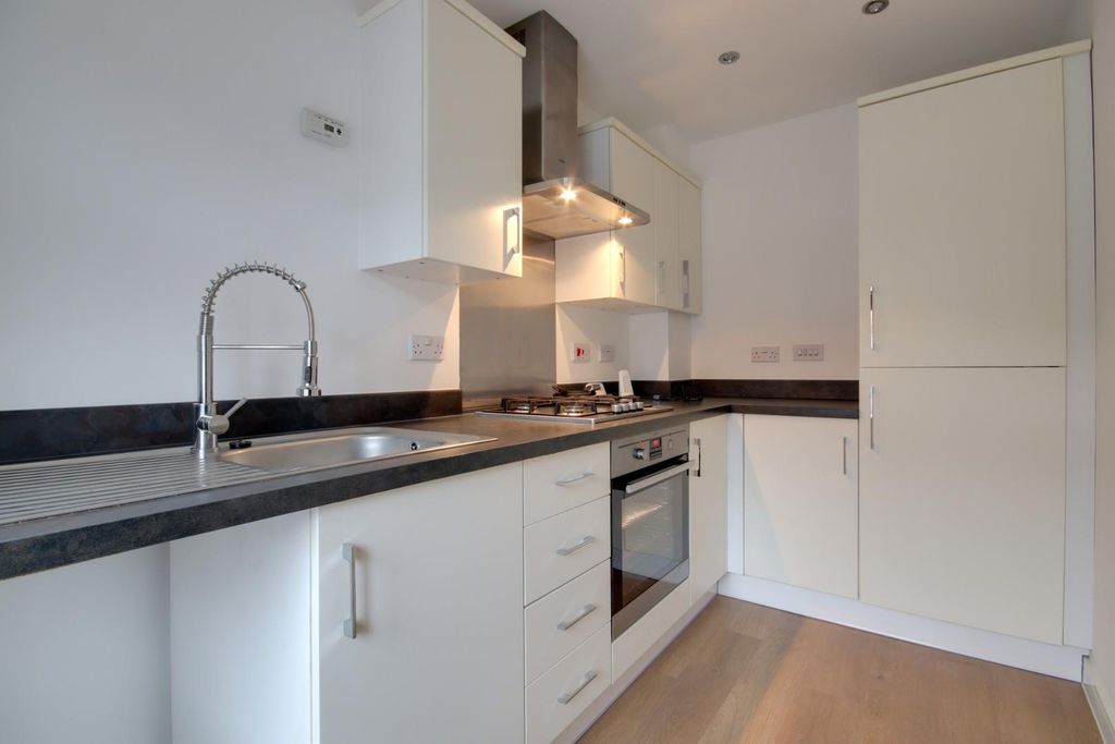 Property photo 2 of 9 Kitchen