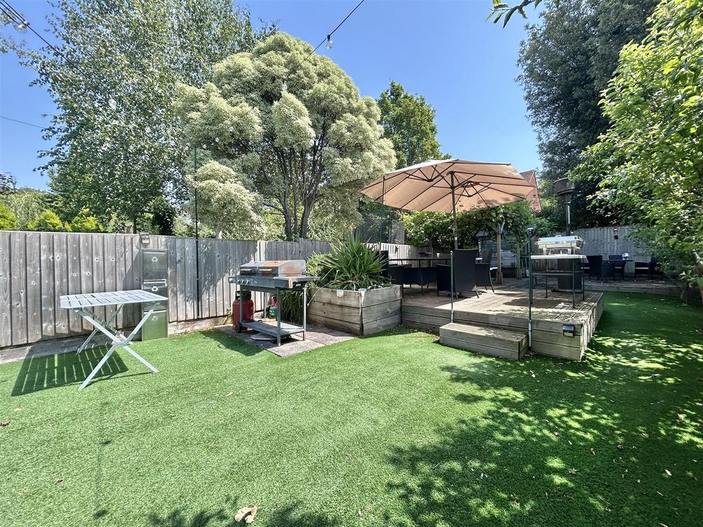 Property photo 2 of 22