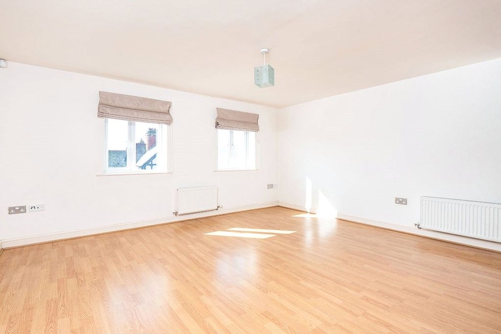 Property photo 2 of 8 Open Plan Living/Din