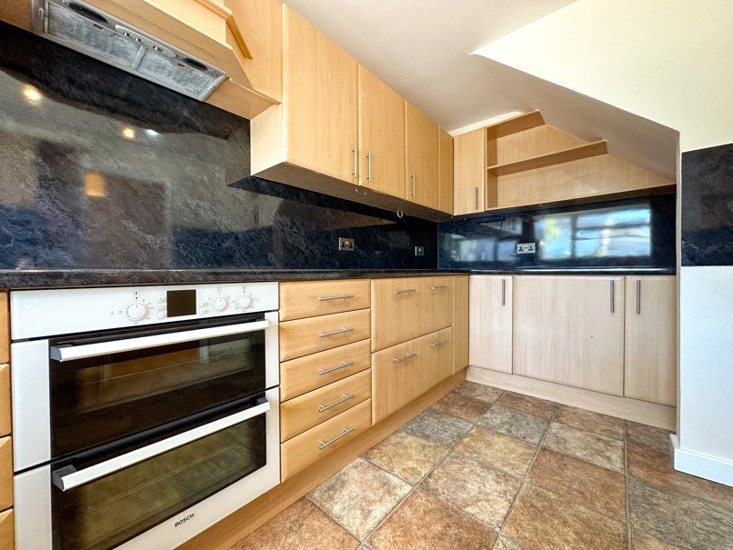 Property photo 2 of 21 Kitchen