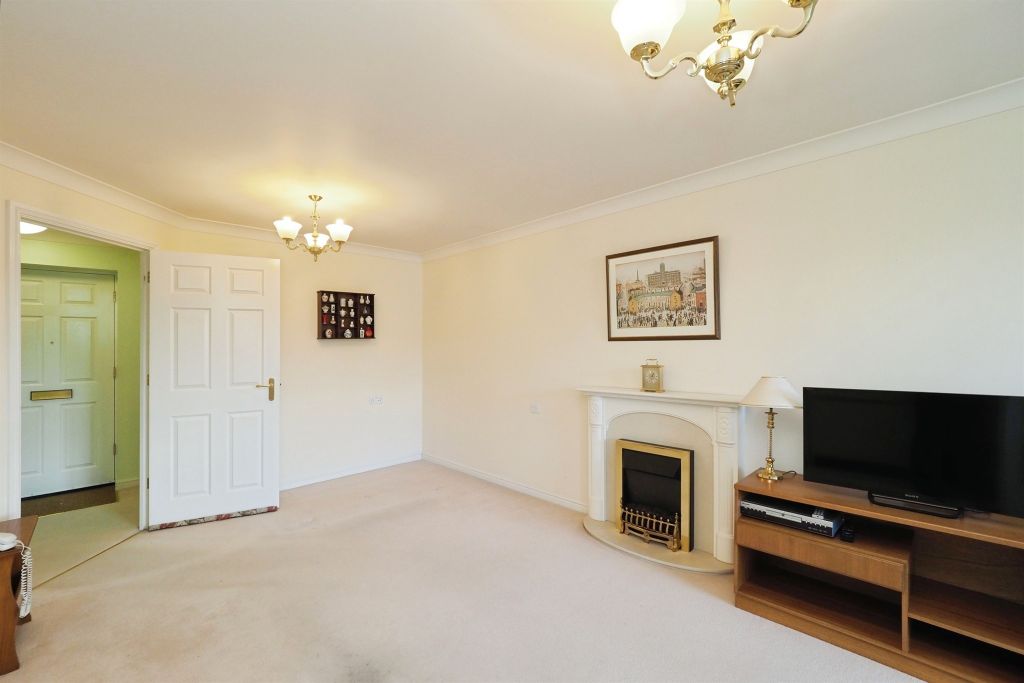 Property photo 3 of 17
