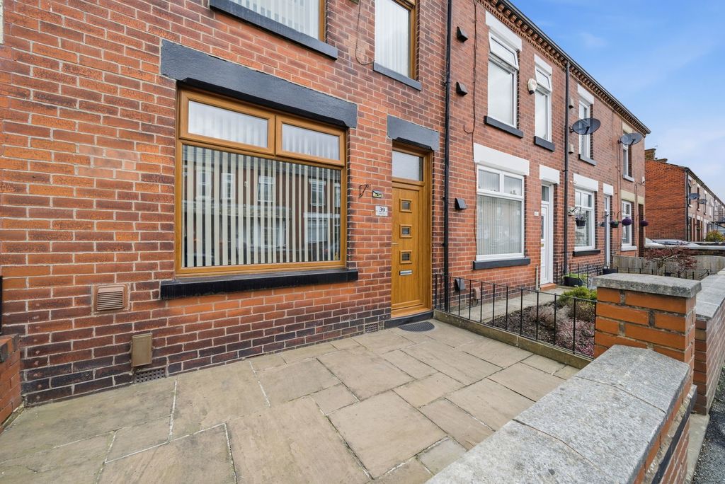 Property photo 2 of 33