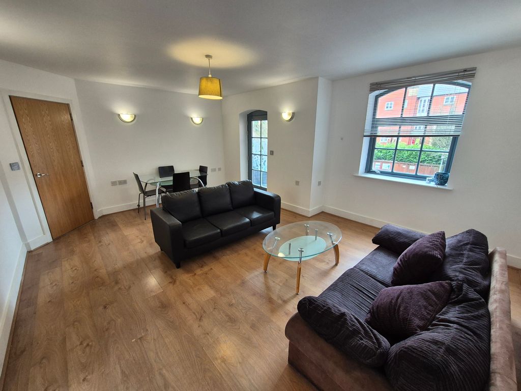 Property photo 3 of 12