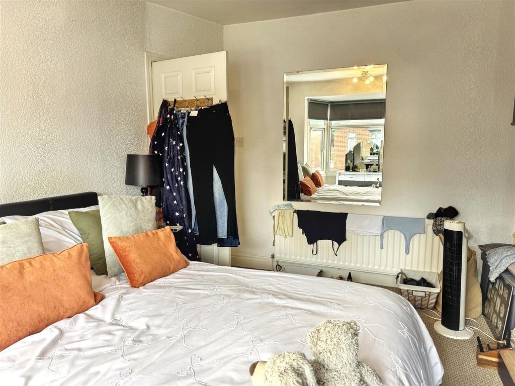 Property photo 2 of 10 20260718141107_20260718-Interior-19-Kxouovs87Ip60F