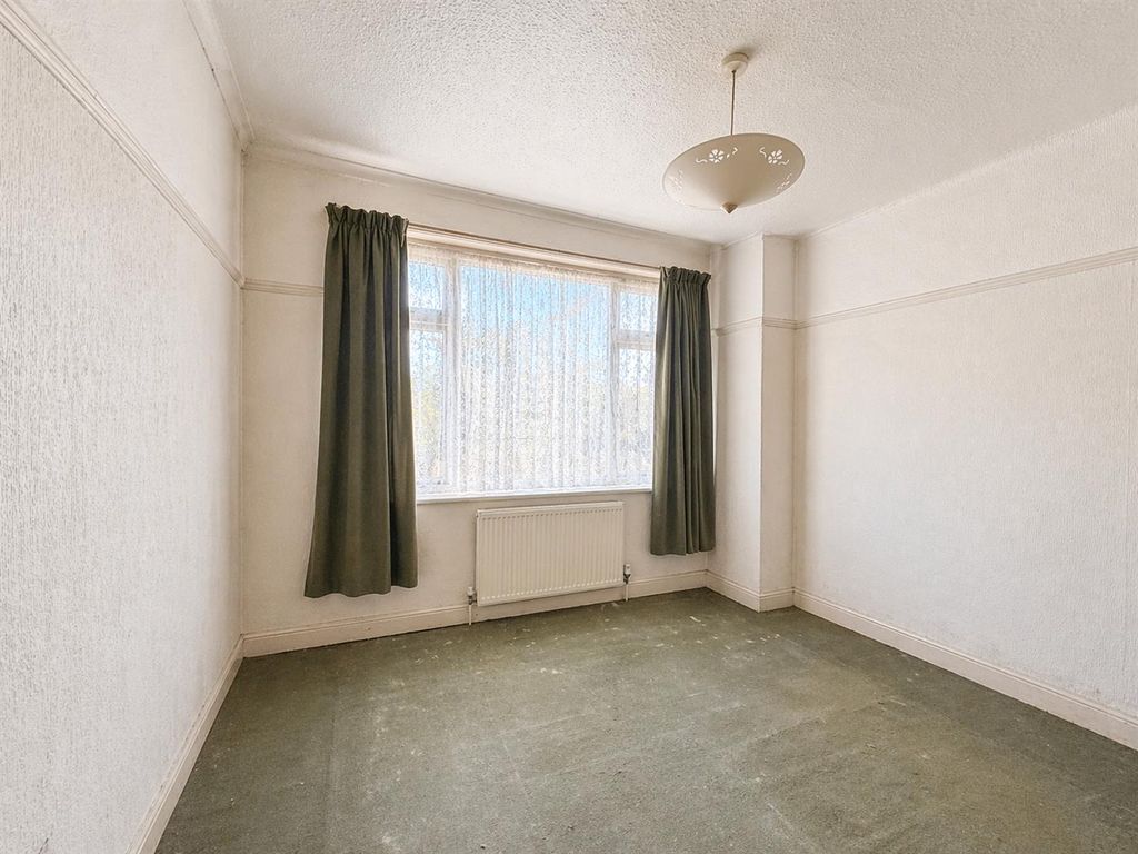 Property photo 3 of 14 Sitting Room