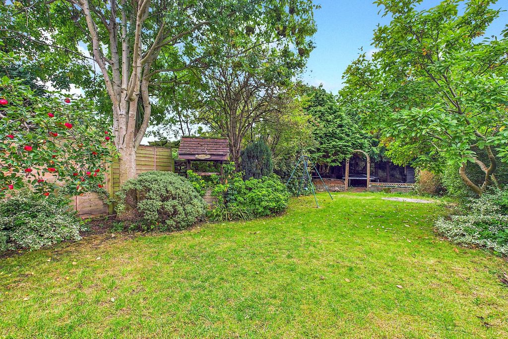 Property photo 3 of 18 Dodsworth Avenue - Garden