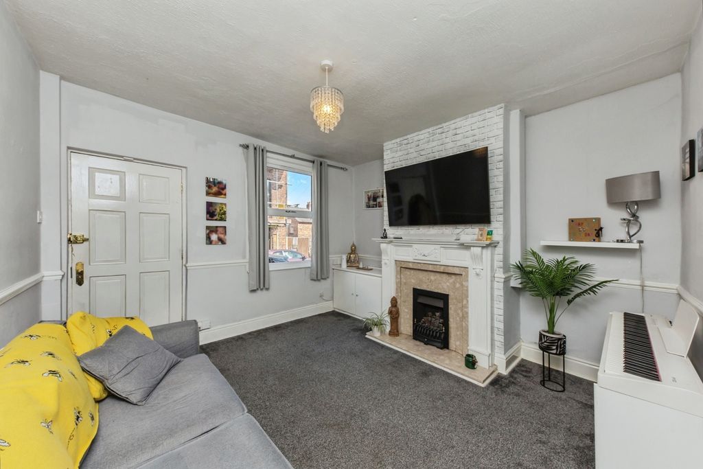 Property photo 2 of 17 Pbox-Img.Jpg