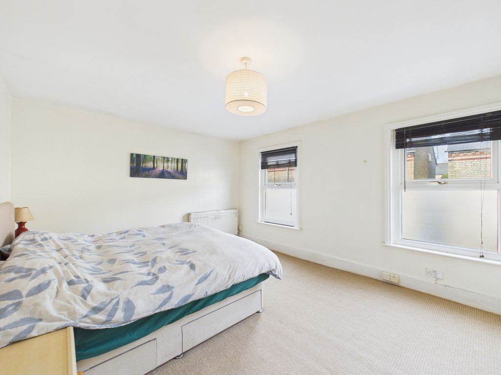 Property photo 3 of 16 Cam02545G0-Pr0578-Still001