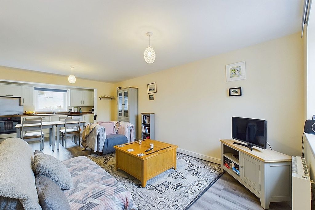 Property photo 1 of 10 Photo 7