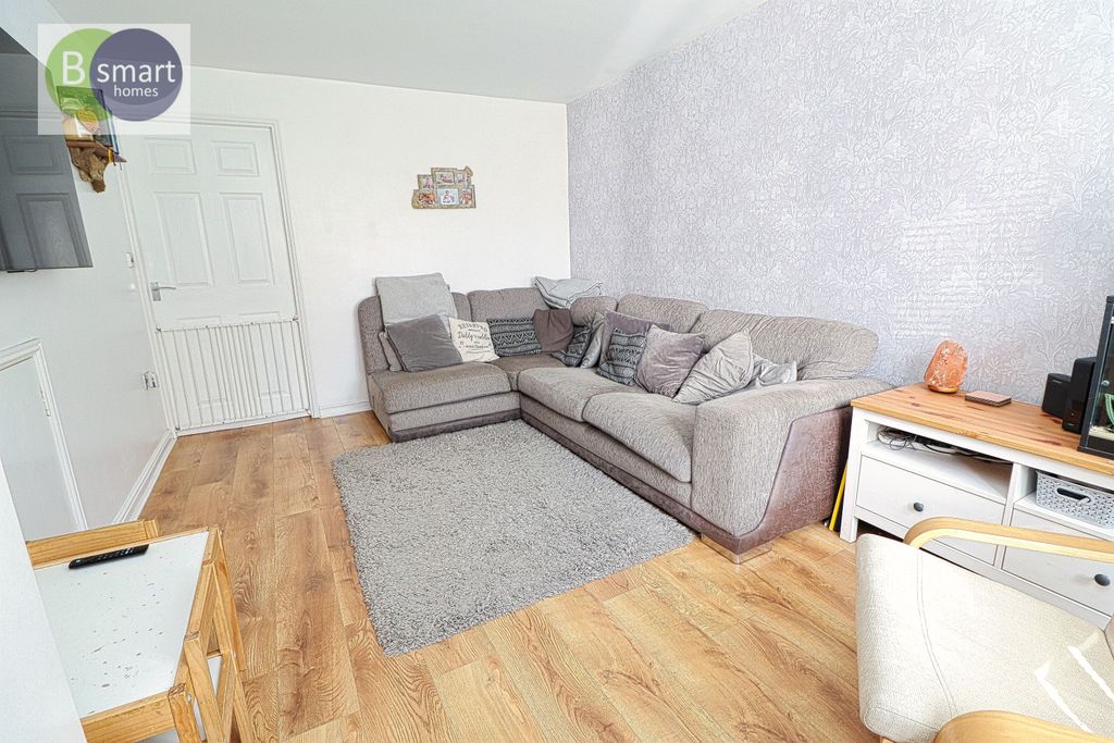 Property photo 3 of 14 Img_3040