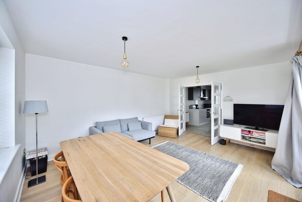 Property photo 1 of 17 Pbox-Img.Jpg
