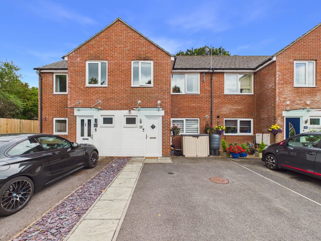 Property photo 1 of 15 3 Bedroom Terraced House For Sale