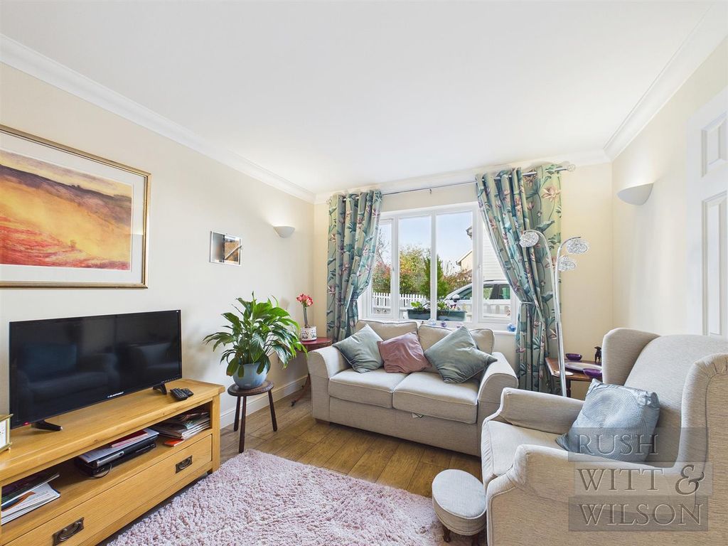 Property photo 2 of 25