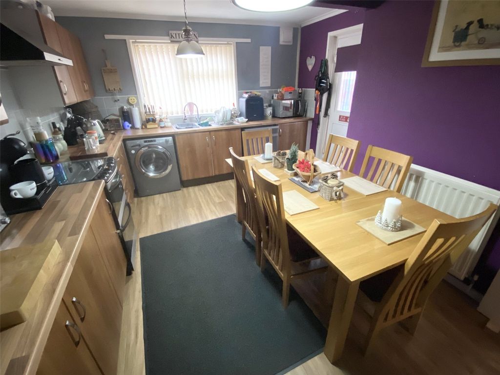 Property photo 3 of 18 Picture No. 06