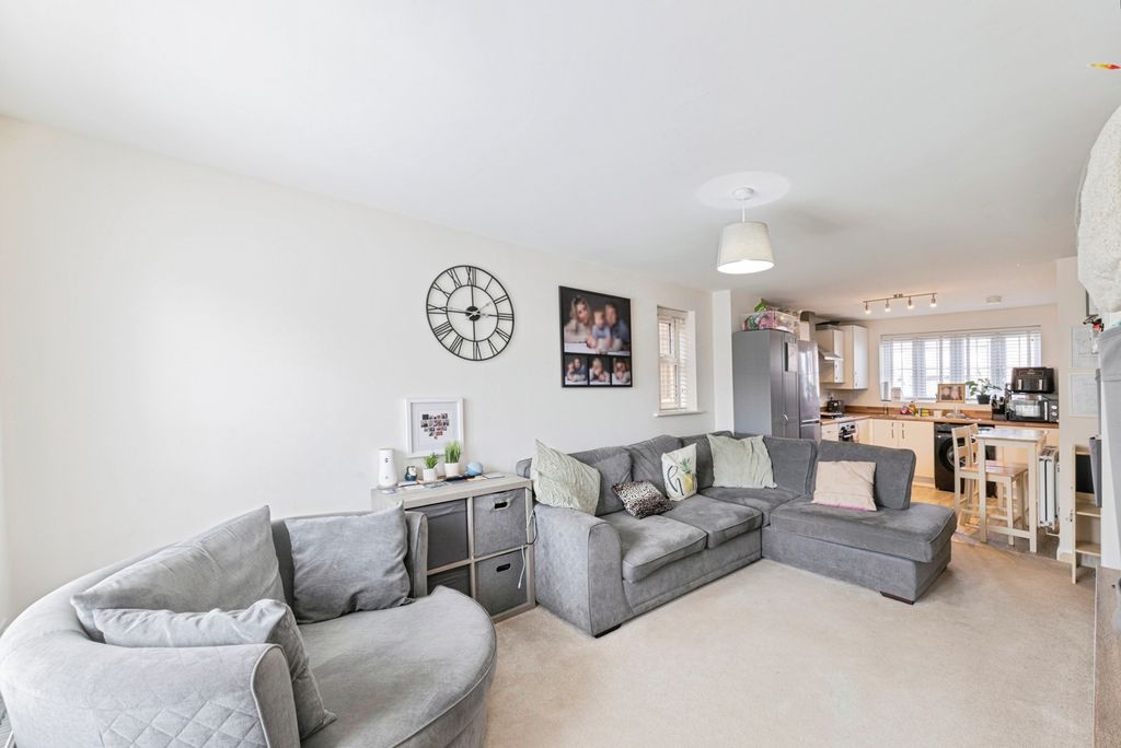 Property photo 2 of 11 Pbox-Img.Jpg