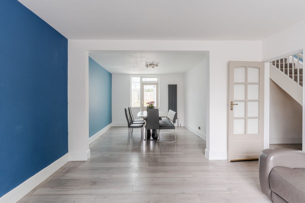 Property photo 3 of 20 51 Speedwell Road-12