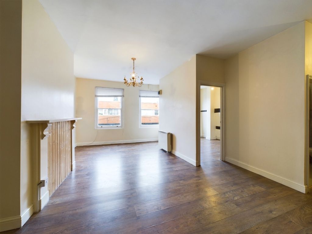 Property photo 3 of 6 Lrg_Cam01791G0-Pr0093-Still004