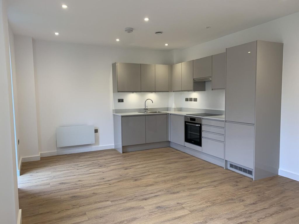 Property photo 3 of 12 Kitchen