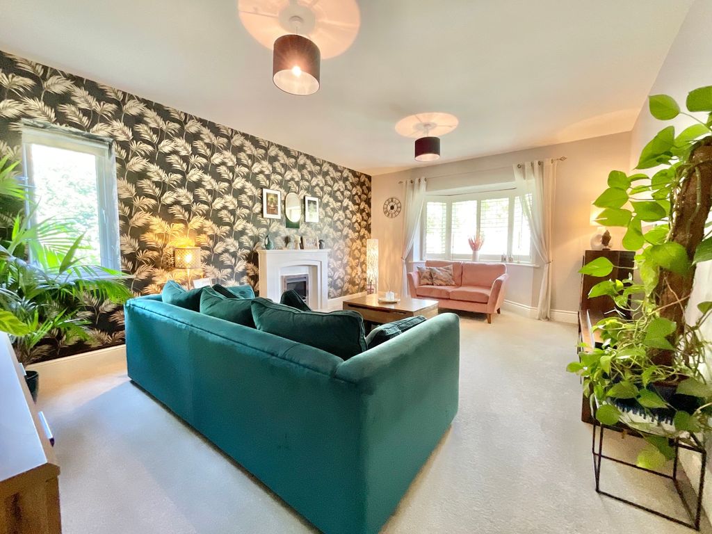 Property photo 2 of 38