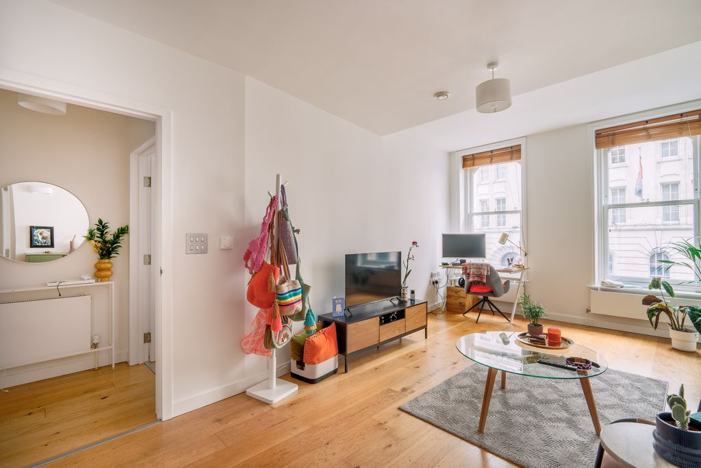 Property photo 2 of 8 Great_Marlborough_Street_04 (1)