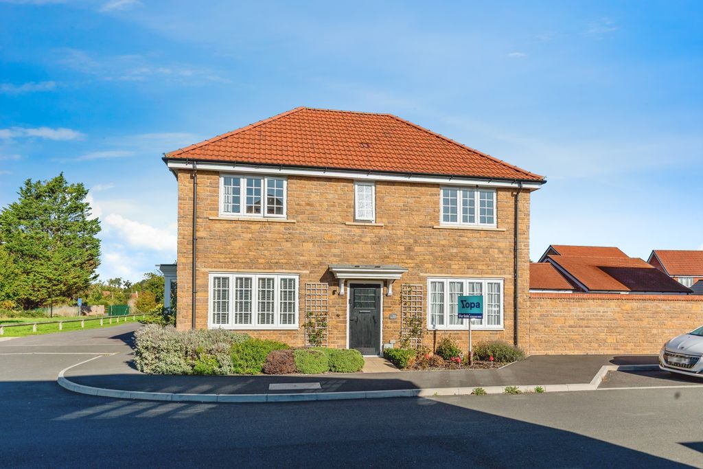 Property photo 3 of 20 Front